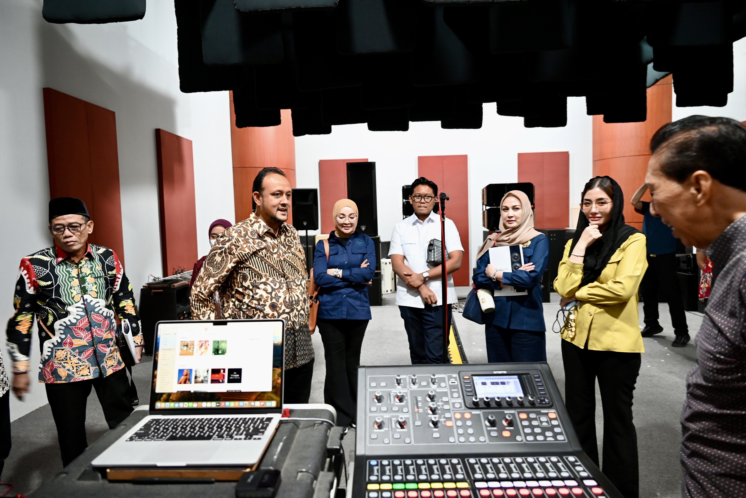 Produk Ilegal hingga Predatory Pricing Jadi Ancaman Industri Nasional
